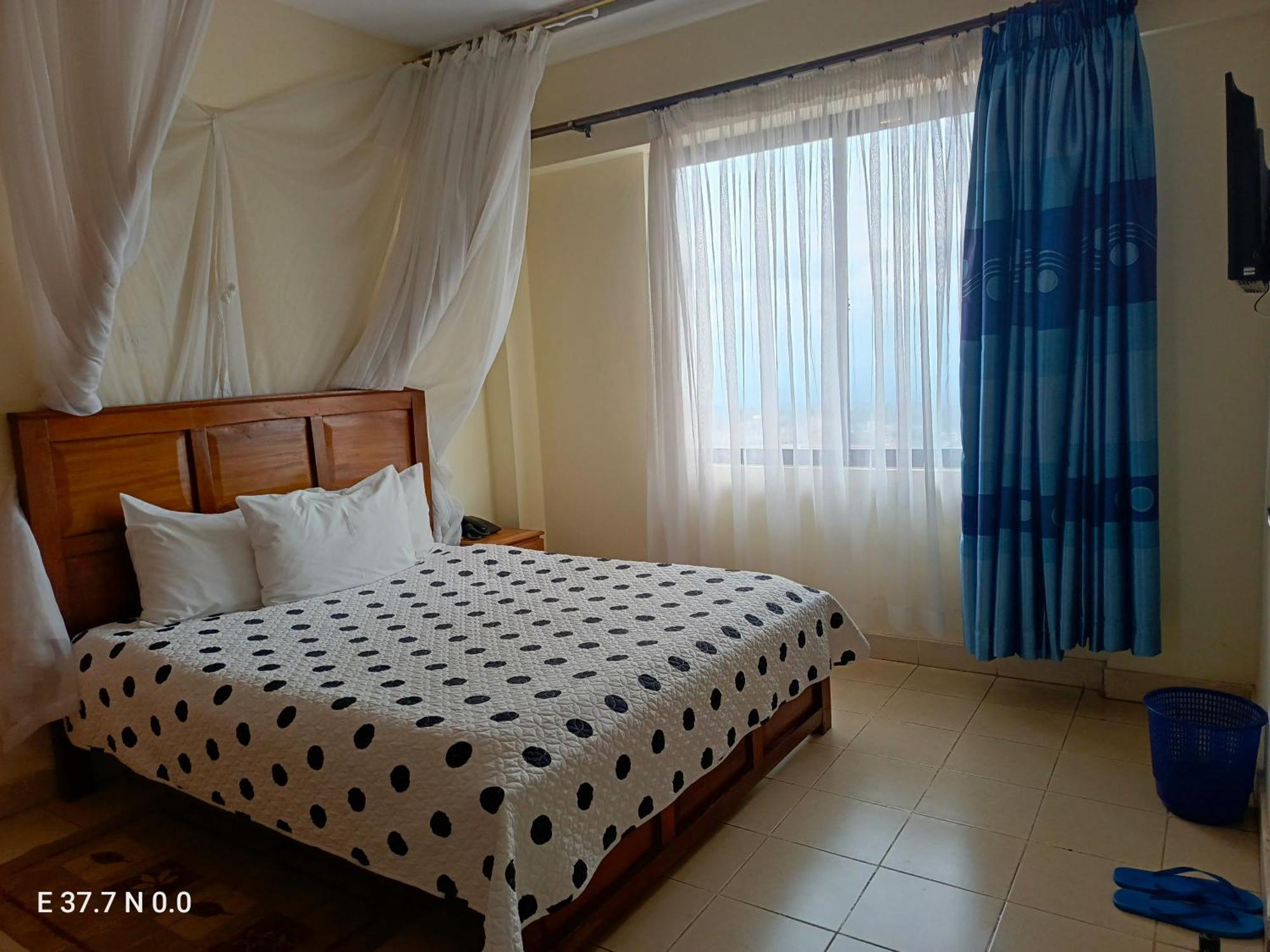 Meru Paramount Exteriér fotografie