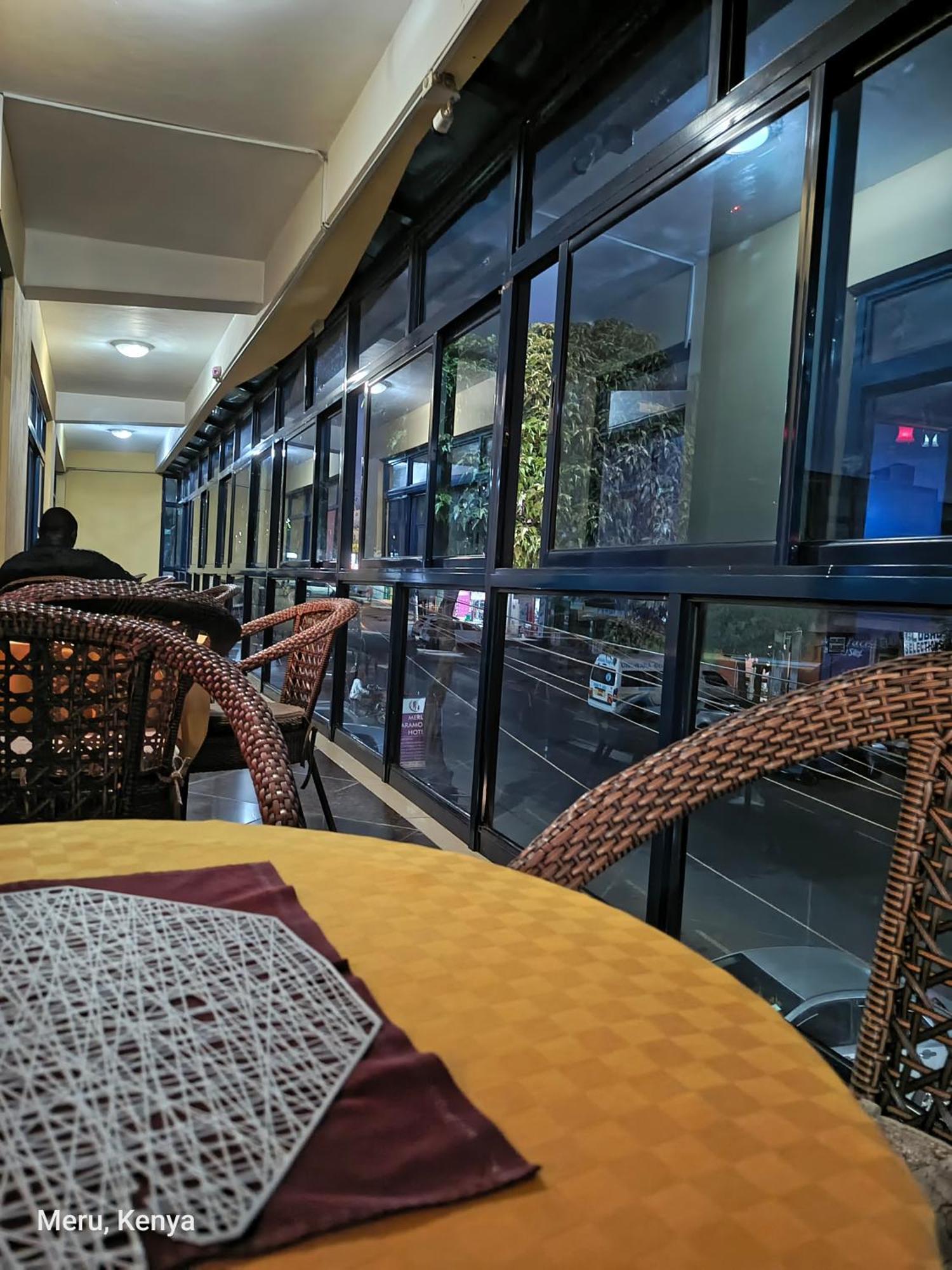 Meru Paramount Exteriér fotografie