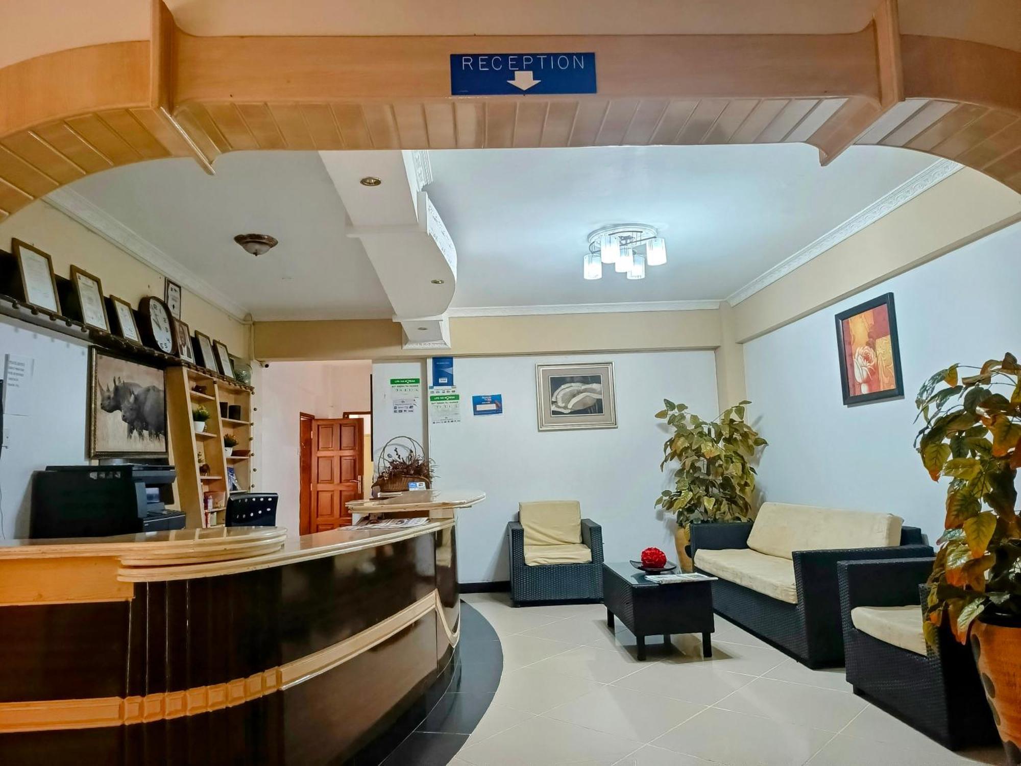 Meru Paramount Exteriér fotografie